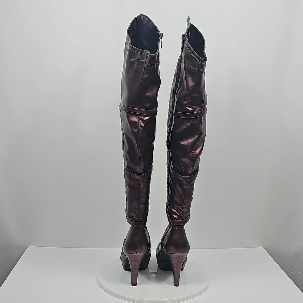 NIB Ellie Wonder Superhero Thigh High Heeled Boots 7 Metallic Red Gold Platform